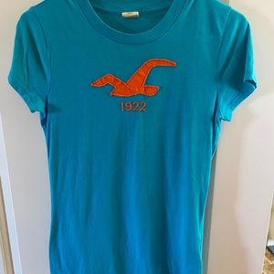 NWOT Hollister size medium women’s T-shirt